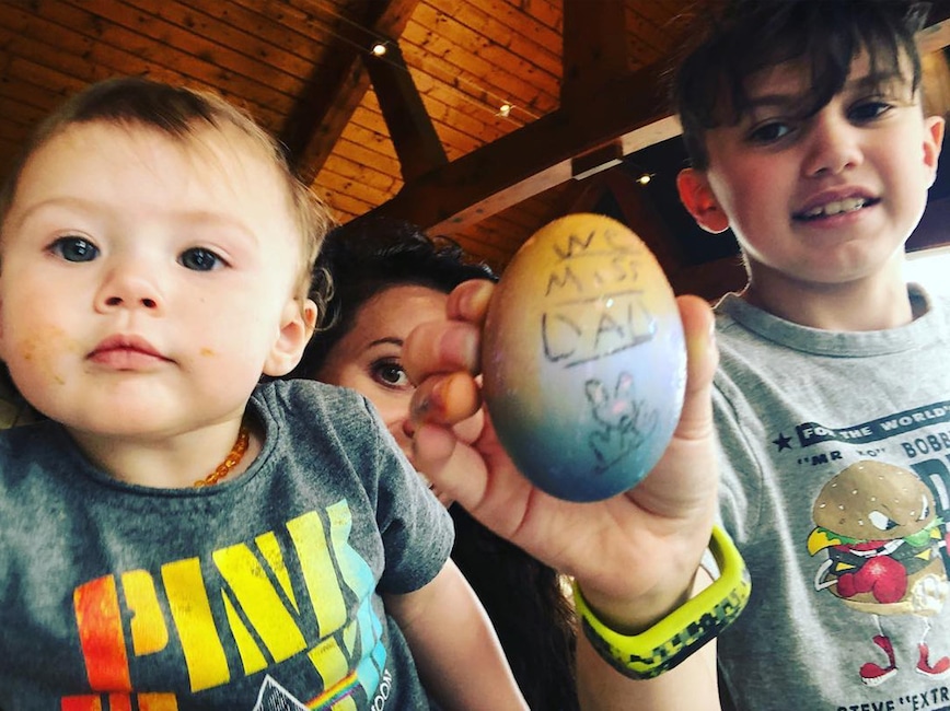 Celebrities Celebrate Easter, Jeffrey Dean Morgan kids